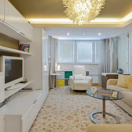 Stylish One-bedroom Flat With Amazing View By Flat Mаnаger *