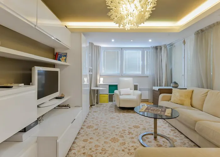 Stylish One-bedroom Flat With Amazing View By Flat Mаnаger *